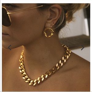 Aureum Collective Thea necklace. New with box never worn